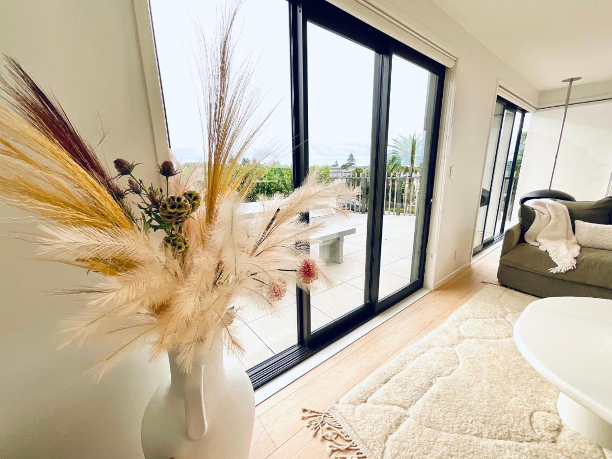 Deluxe Downtown Mount Maunganui Villa Eksteriør billede