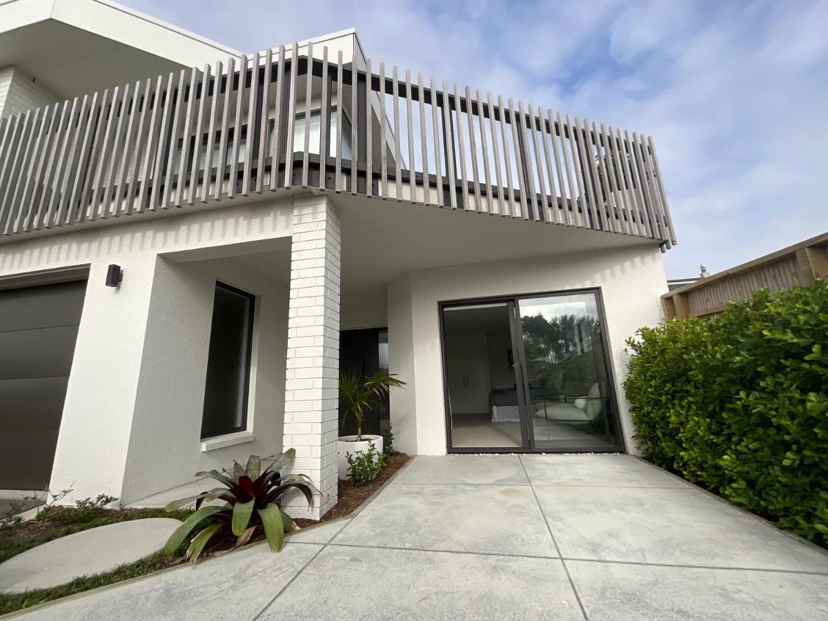 Deluxe Downtown Mount Maunganui Villa Eksteriør billede