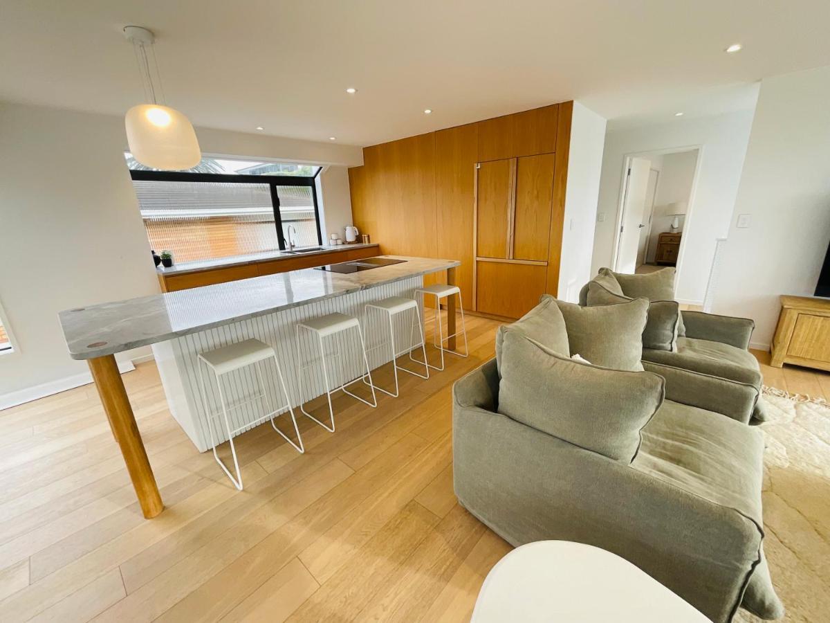 Deluxe Downtown Mount Maunganui Villa Eksteriør billede