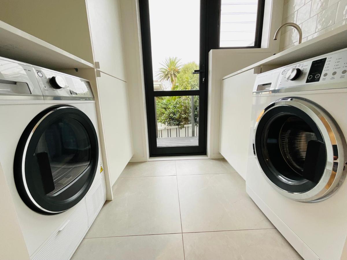 Deluxe Downtown Mount Maunganui Villa Eksteriør billede