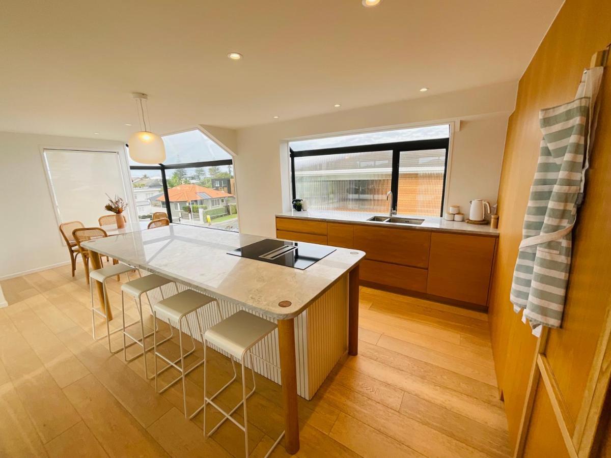 Deluxe Downtown Mount Maunganui Villa Eksteriør billede