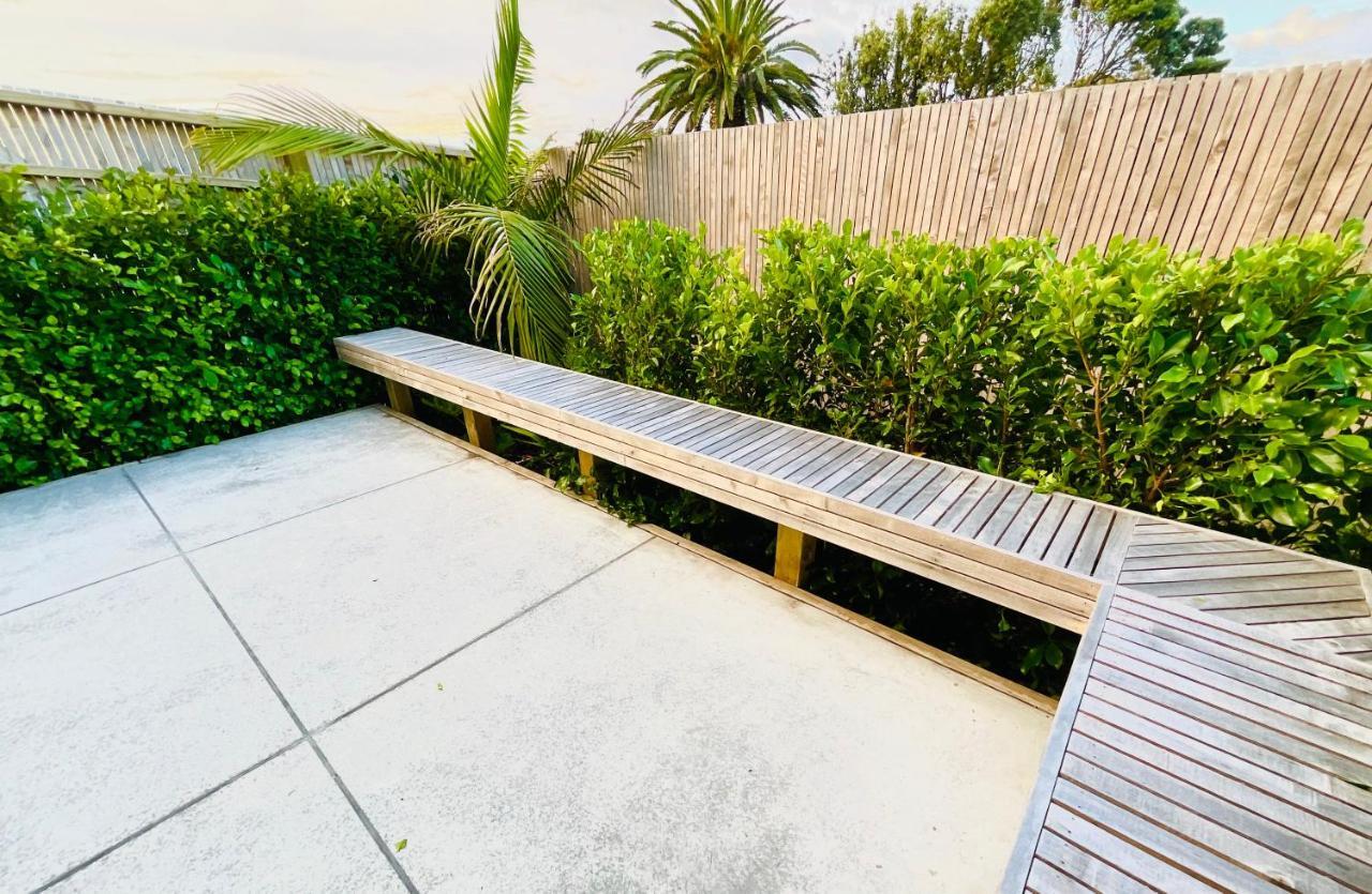 Deluxe Downtown Mount Maunganui Villa Eksteriør billede