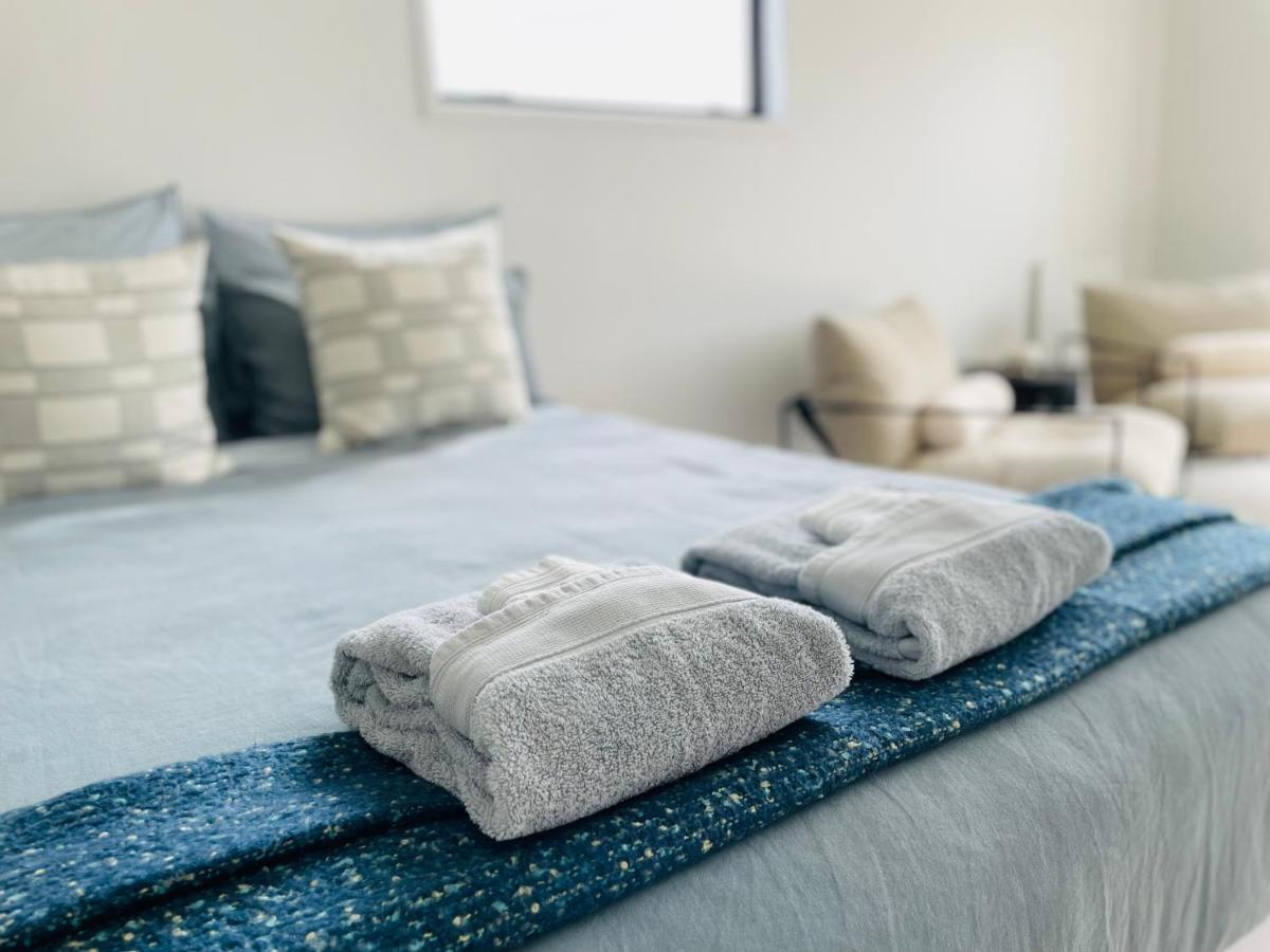 Deluxe Downtown Mount Maunganui Villa Eksteriør billede